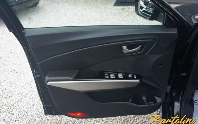SsangYong Tivoli cena 35900 przebieg: 116000, rok produkcji 2016 z Żywiec małe 92